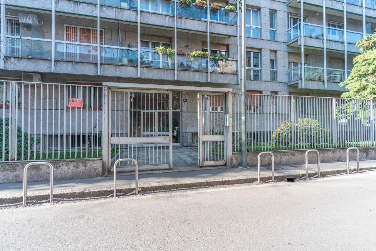 Ferienwohnung Zona Navigli - Smart House Con Tv 50 E Fast Wifi Mailand Exterior foto